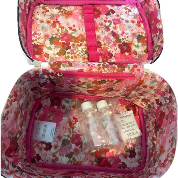 TED BAKER LONDON Light Pink TRAIN CASE MAKEUP Toiletry Cosmetic BAG GOLD Zipper - Picture 2 of 5